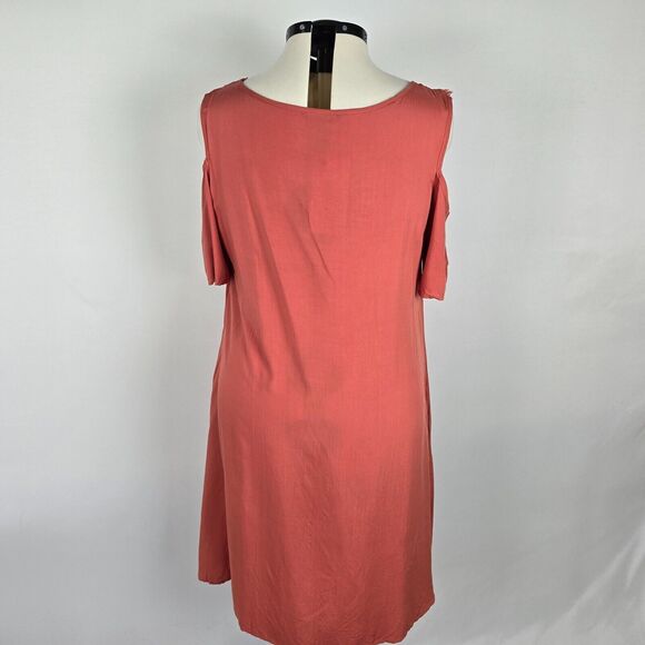 Bloomchic Dress Women's 1X Solid Contrast Lace Cold Shoulder Midi Coral NWT - Picture 4 of 10
